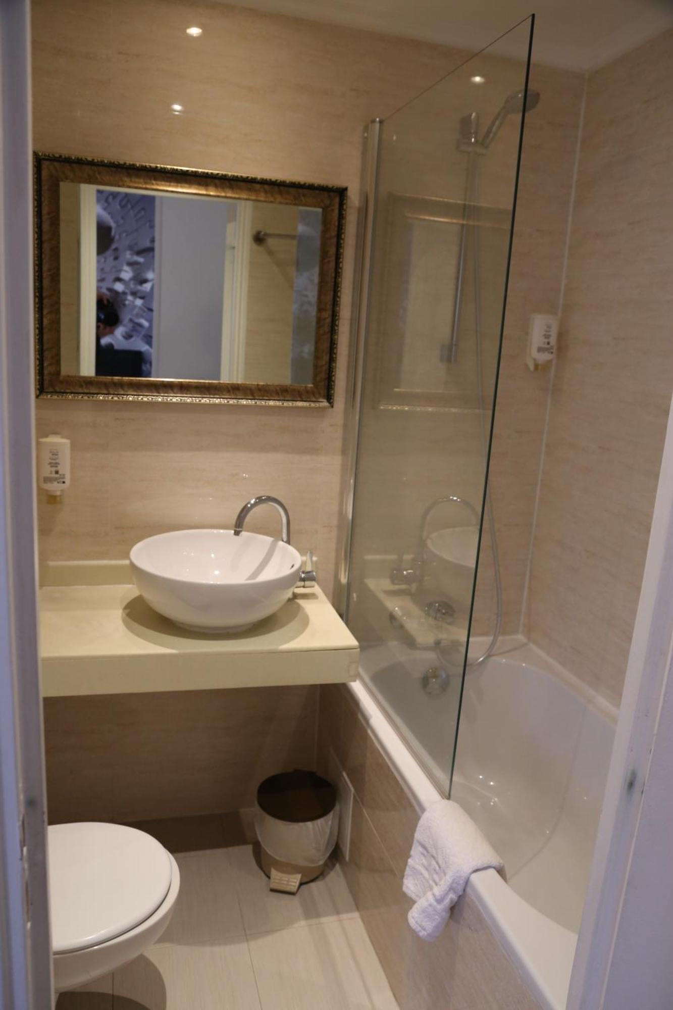 Hotel Princesse Isabelle Puteaux Bagian luar foto