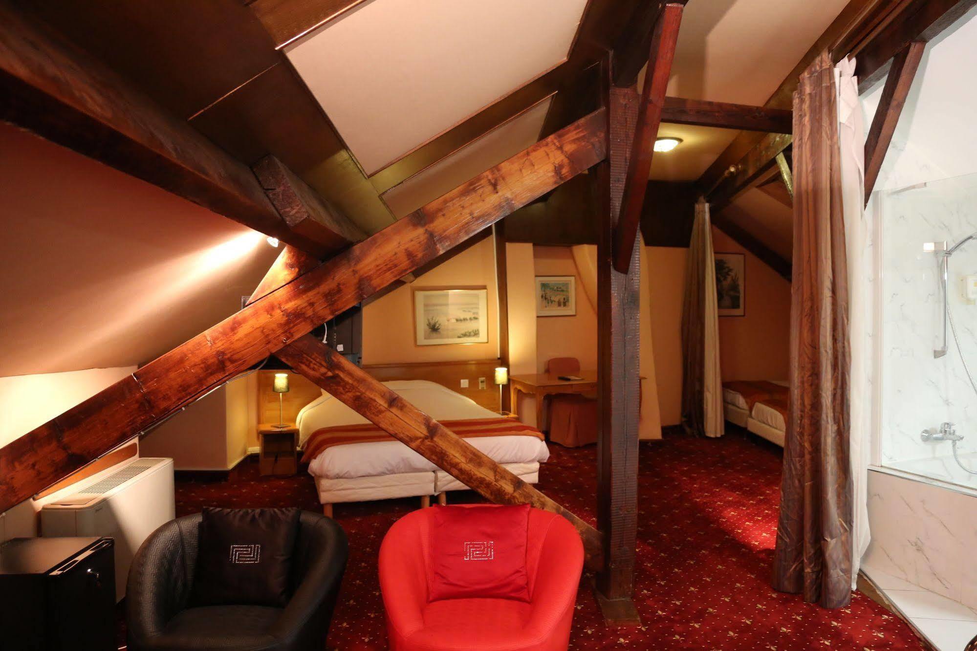 Hotel Princesse Isabelle Puteaux Bagian luar foto