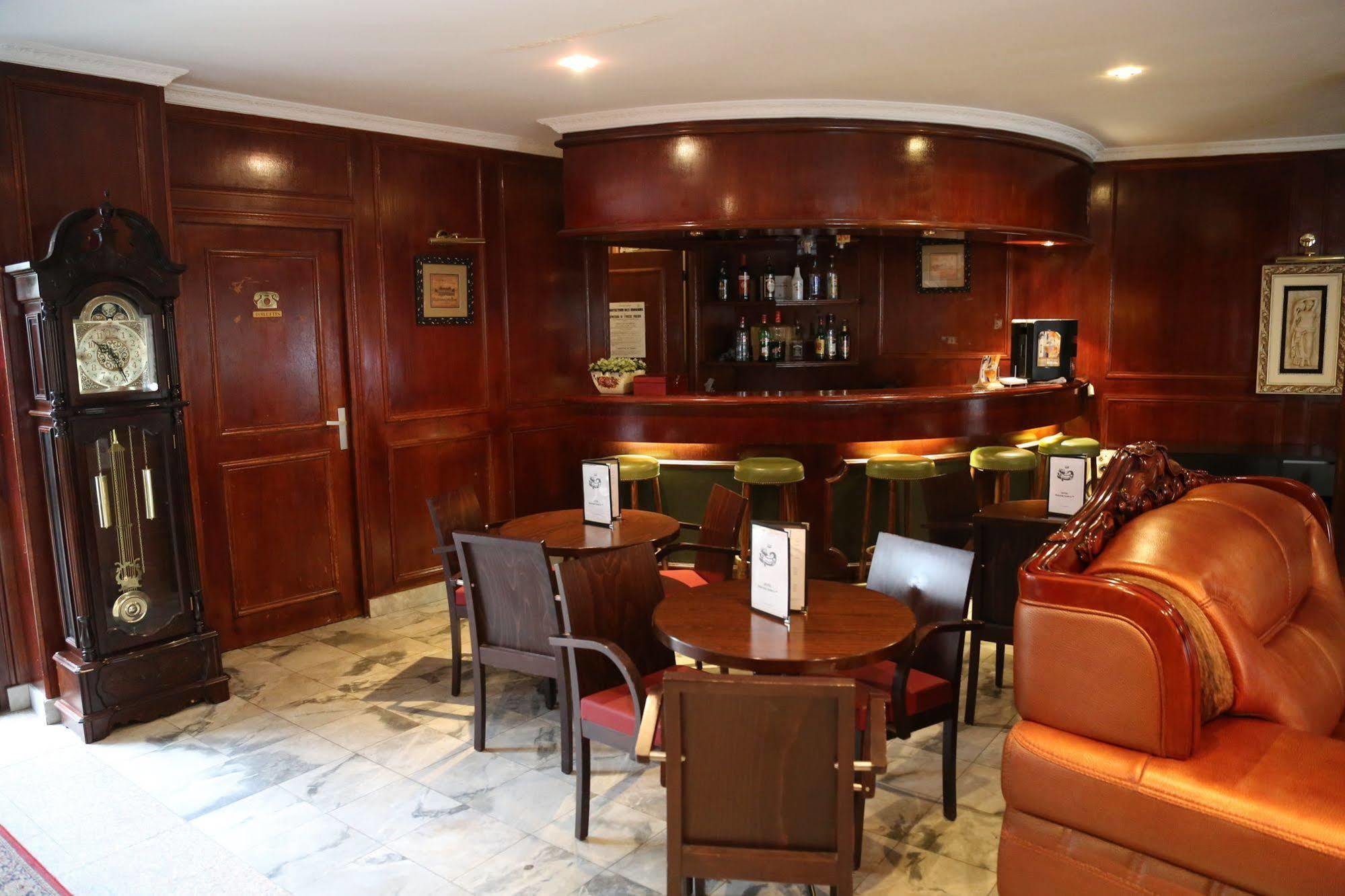 Hotel Princesse Isabelle Puteaux Bagian luar foto