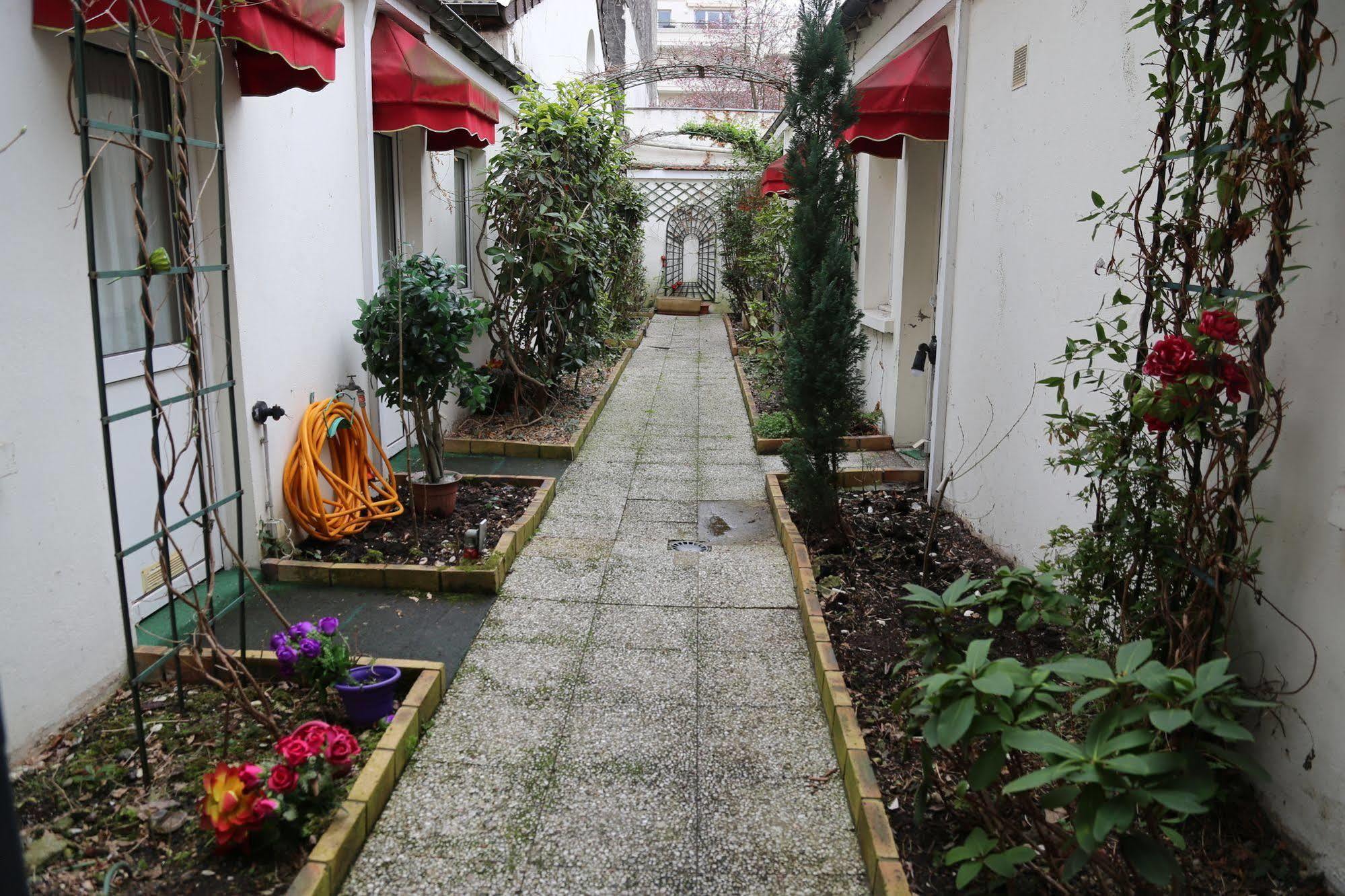 Hotel Princesse Isabelle Puteaux Bagian luar foto