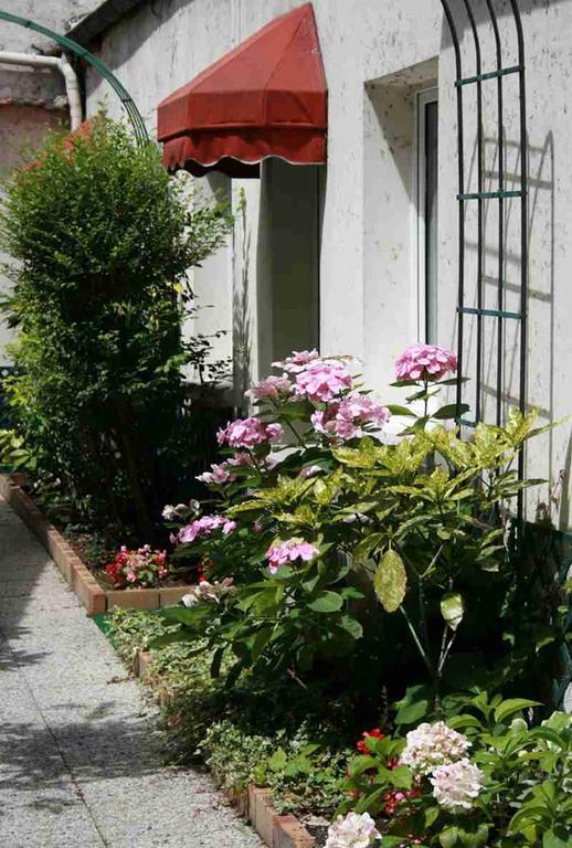 Hotel Princesse Isabelle Puteaux Bagian luar foto